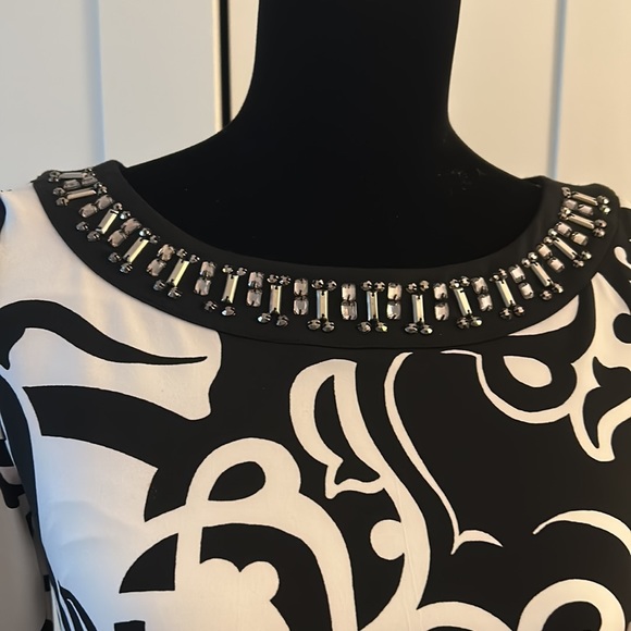 Dress black and white - Picture 2 of 2